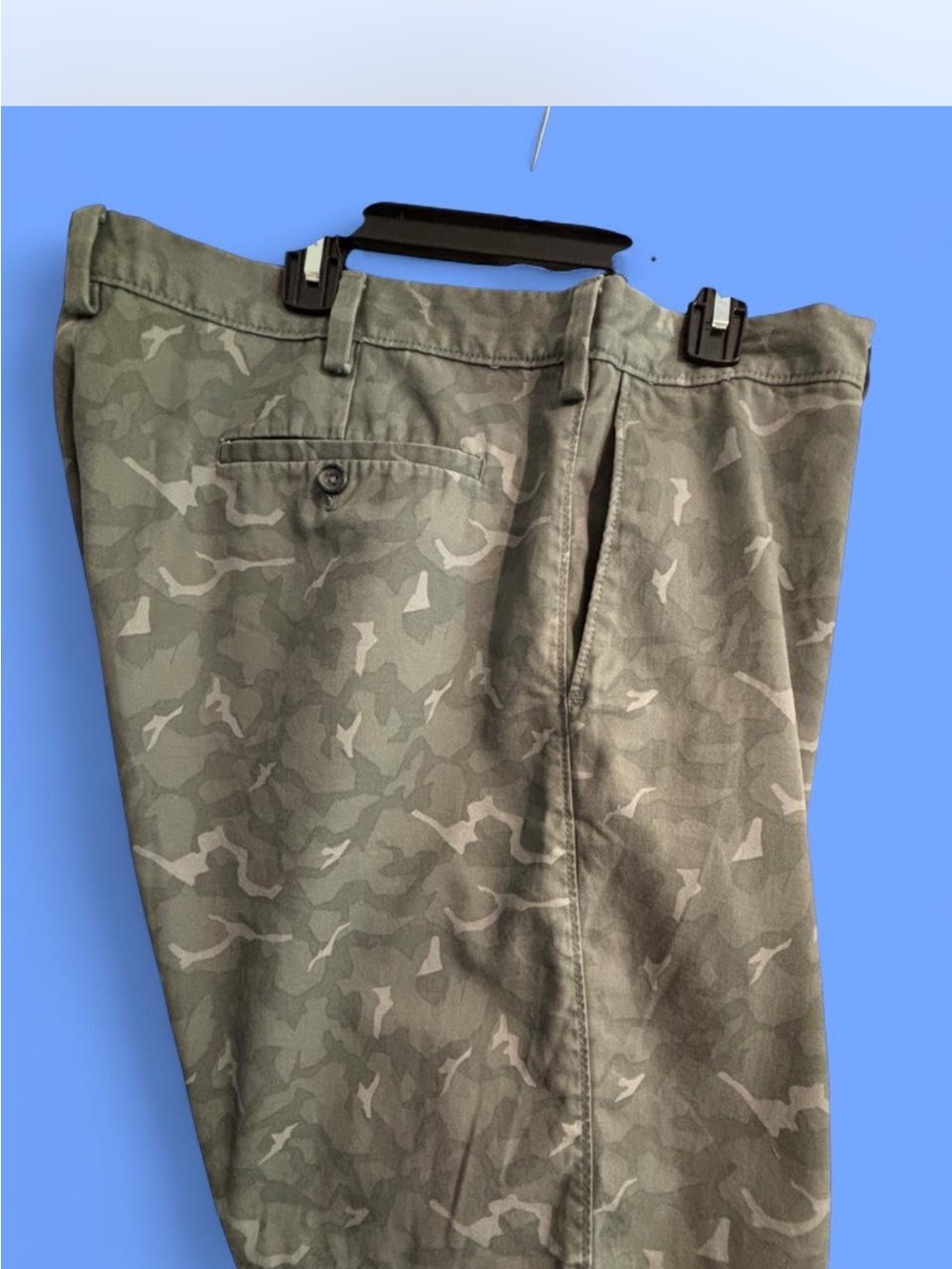 Banana Republic Men's Camouflage shorts- Olive Green